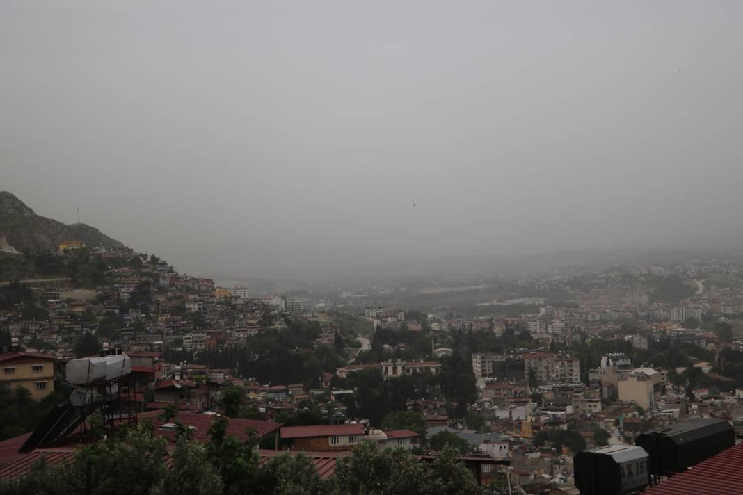 Toz bulutu Türkiye’de! O ilde göz gözü görmedi 1